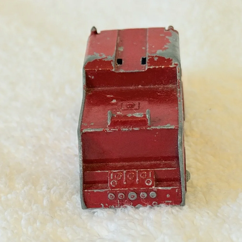 Vintage Matchbox Lesney #9 Merryweather Marquis Series III Fire Engine England